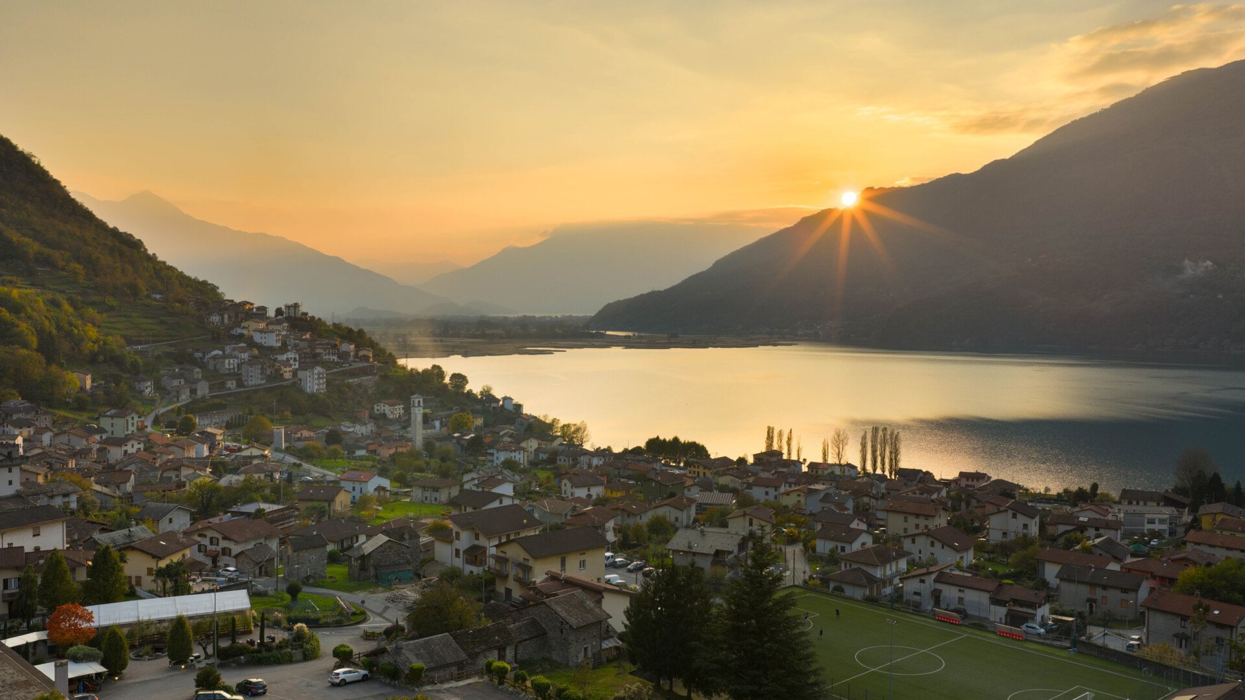 tramonto sul lago